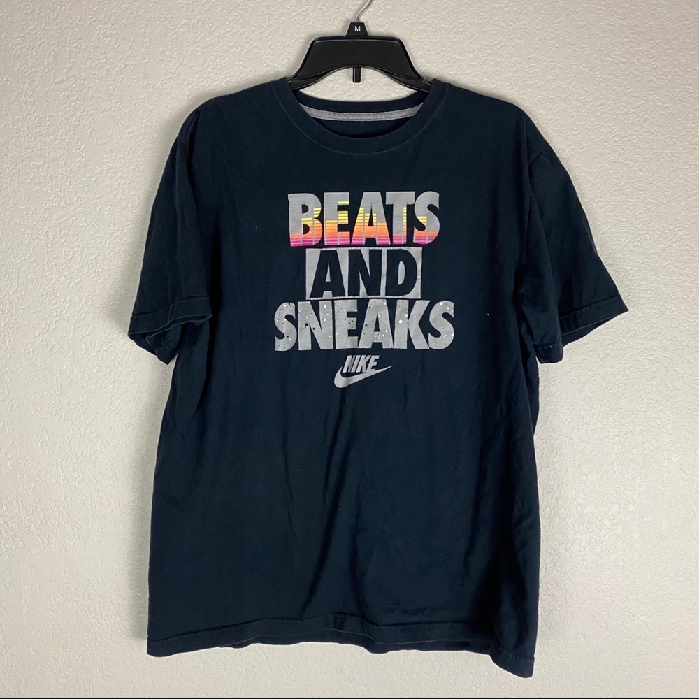 Nike Beats And Sneaks Shirt Mens Size Large